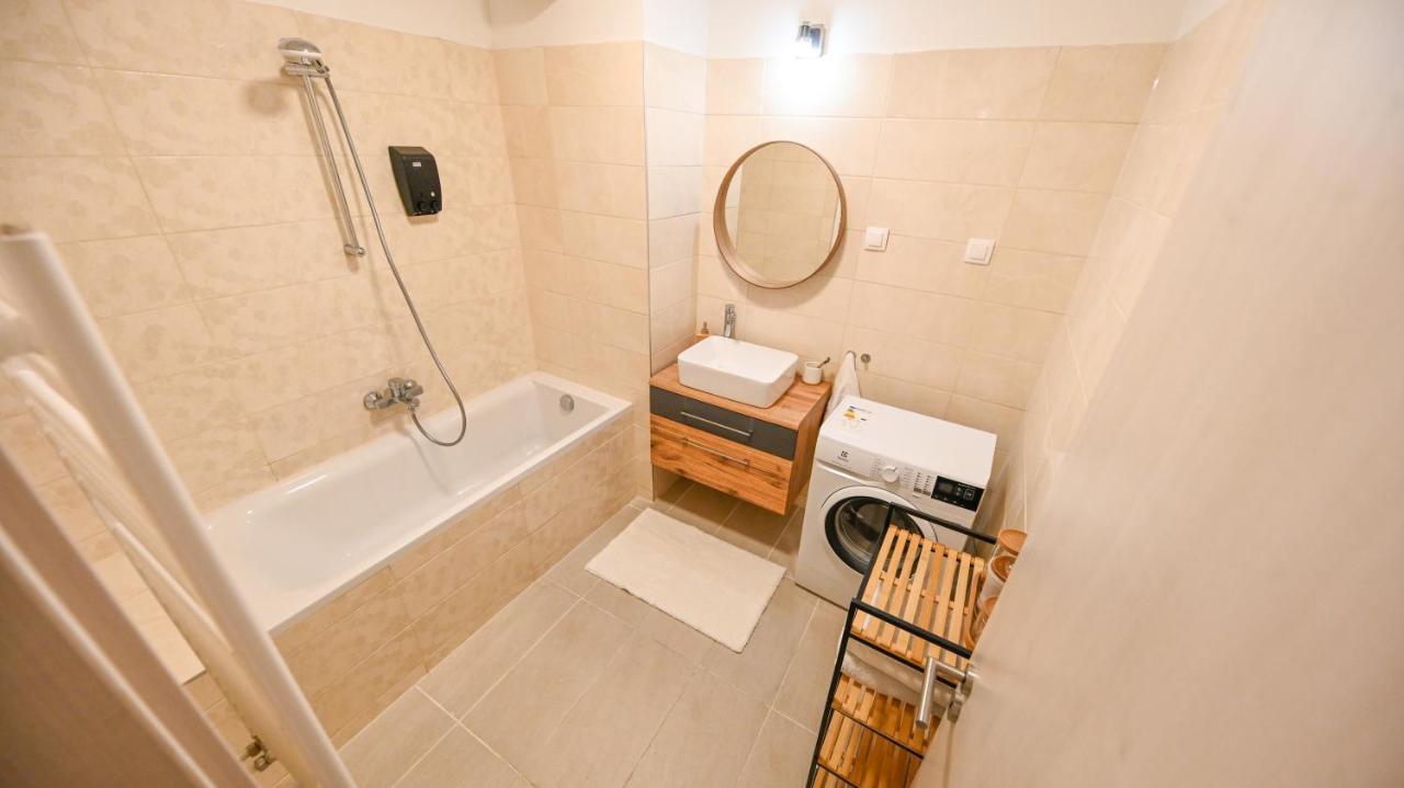 West Park Residence Apartment ブダペスト エクステリア 写真